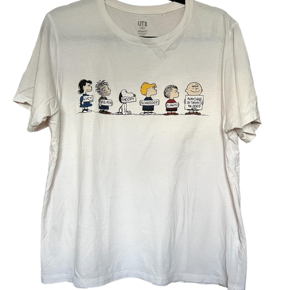 Uniqlo Snoopy white t-shirt